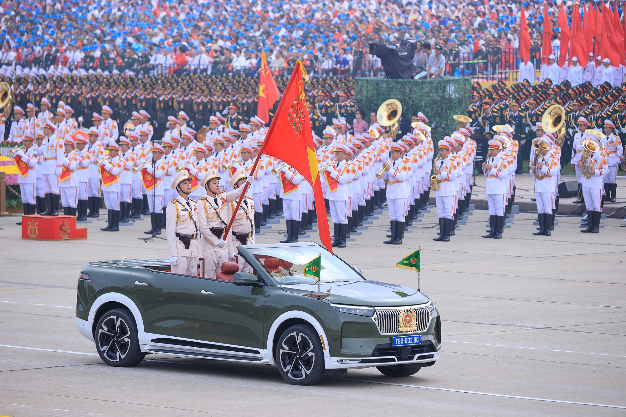 Chùm ảnh: Cận cảnh khối diễu binh hùng hậu của lực lượng Công an tại A80- Ảnh 1.