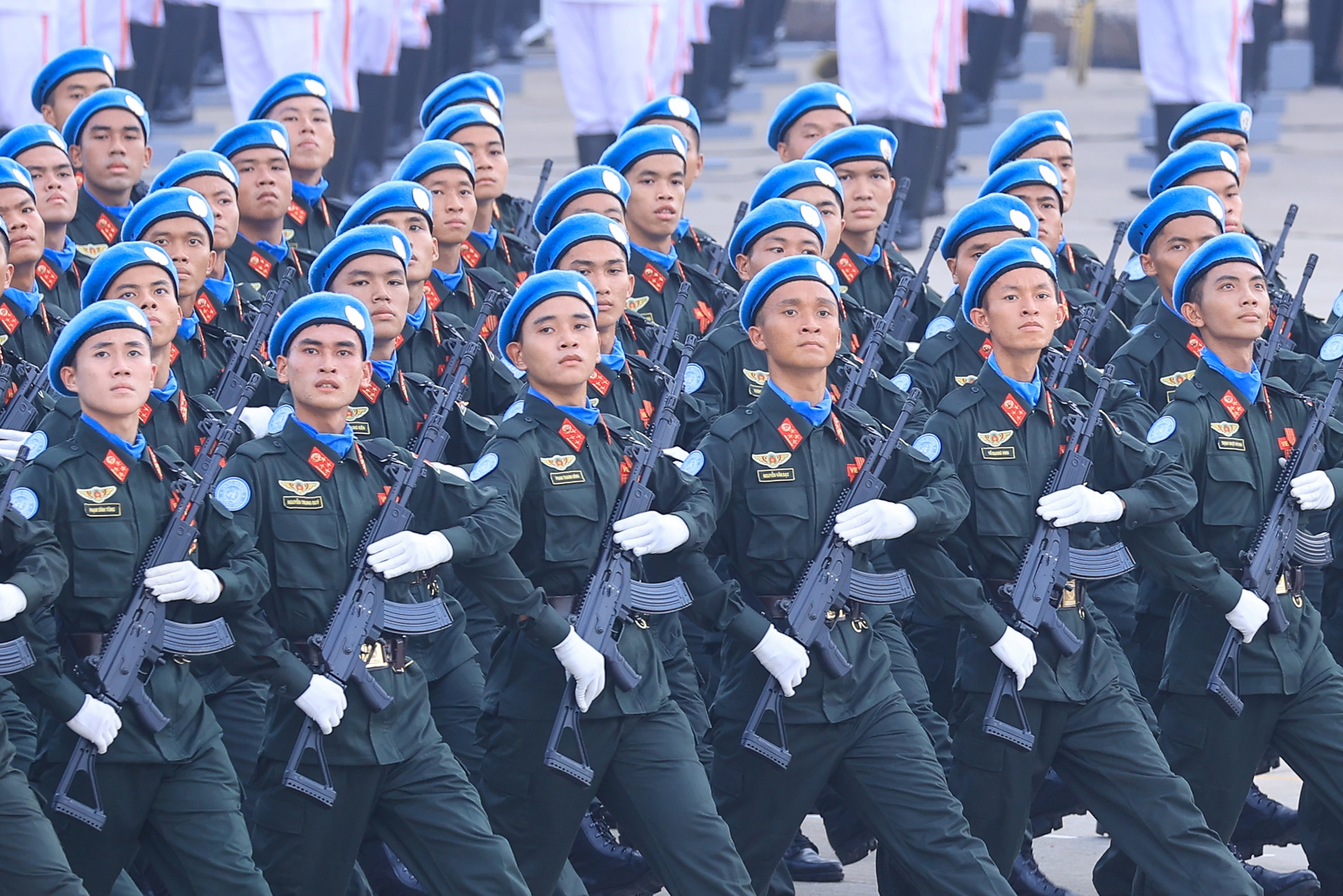 Chùm ảnh: Cận cảnh khối diễu binh hùng hậu của lực lượng Công an tại A80- Ảnh 15.