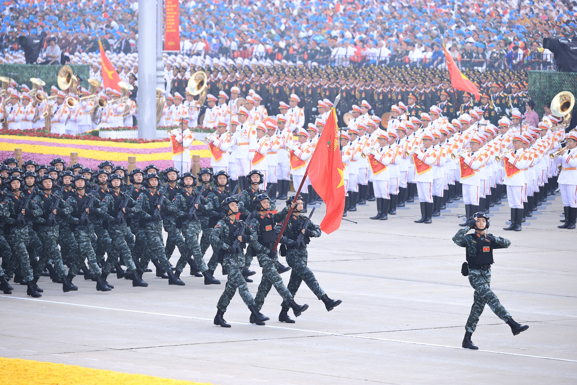Chùm ảnh: Cận cảnh khối diễu binh hùng hậu của lực lượng Công an tại A80- Ảnh 16.