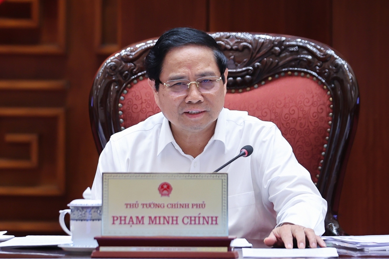 Thủ tướng: Tiếp tục đổi mới tư duy, cách làm trong đầu tư công, tập trung cho các dự án "xoay chuyển tình thế"- Ảnh 2.
